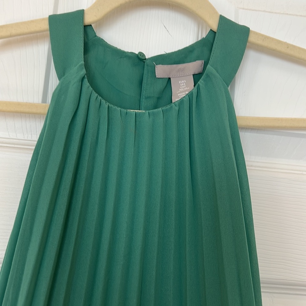NWT H&M pleated sea foam green tunic top - Picture 2 of 8